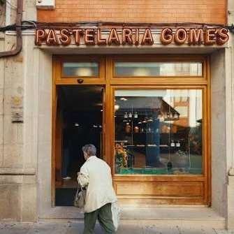 Pastelaria Gomes, em Vila Real. Provar Covilhetes e Cristas de Galo.